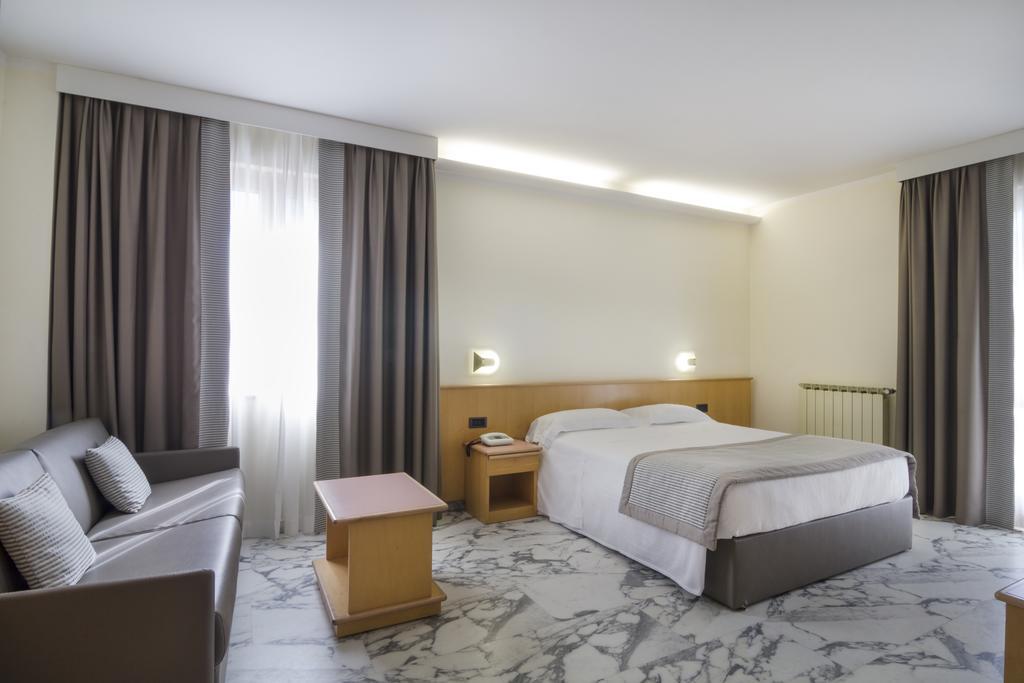Hotel Mistral Termoli Exteriér fotografie